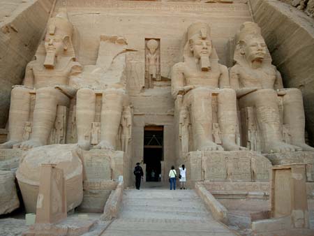 AbuSimbelTempleCloseup1