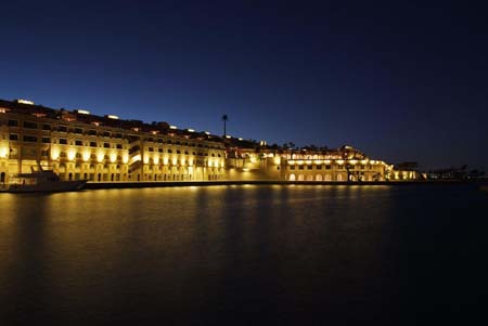 marina-at-night